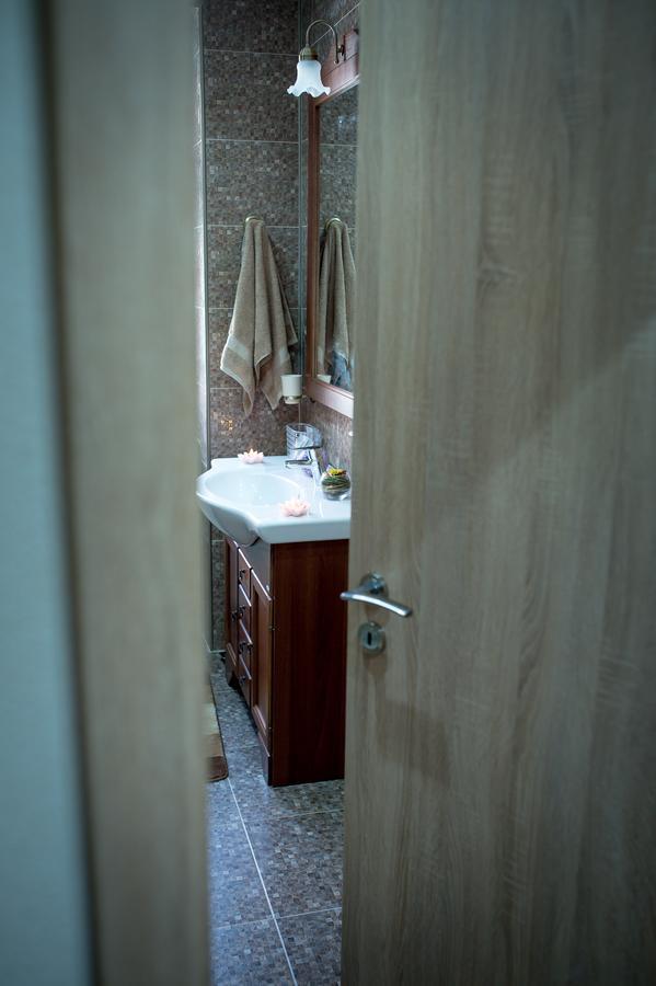 House 1 Apartament *