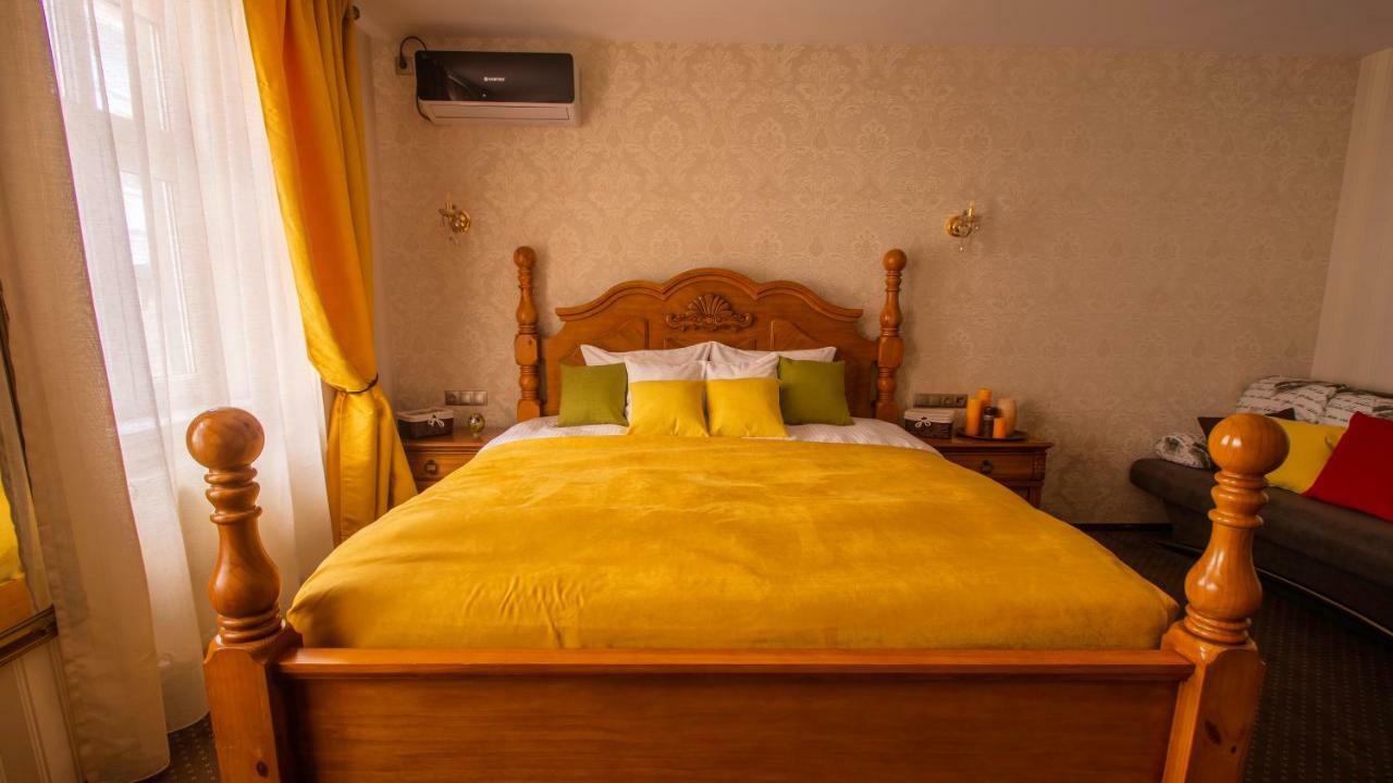 Apartament House 1