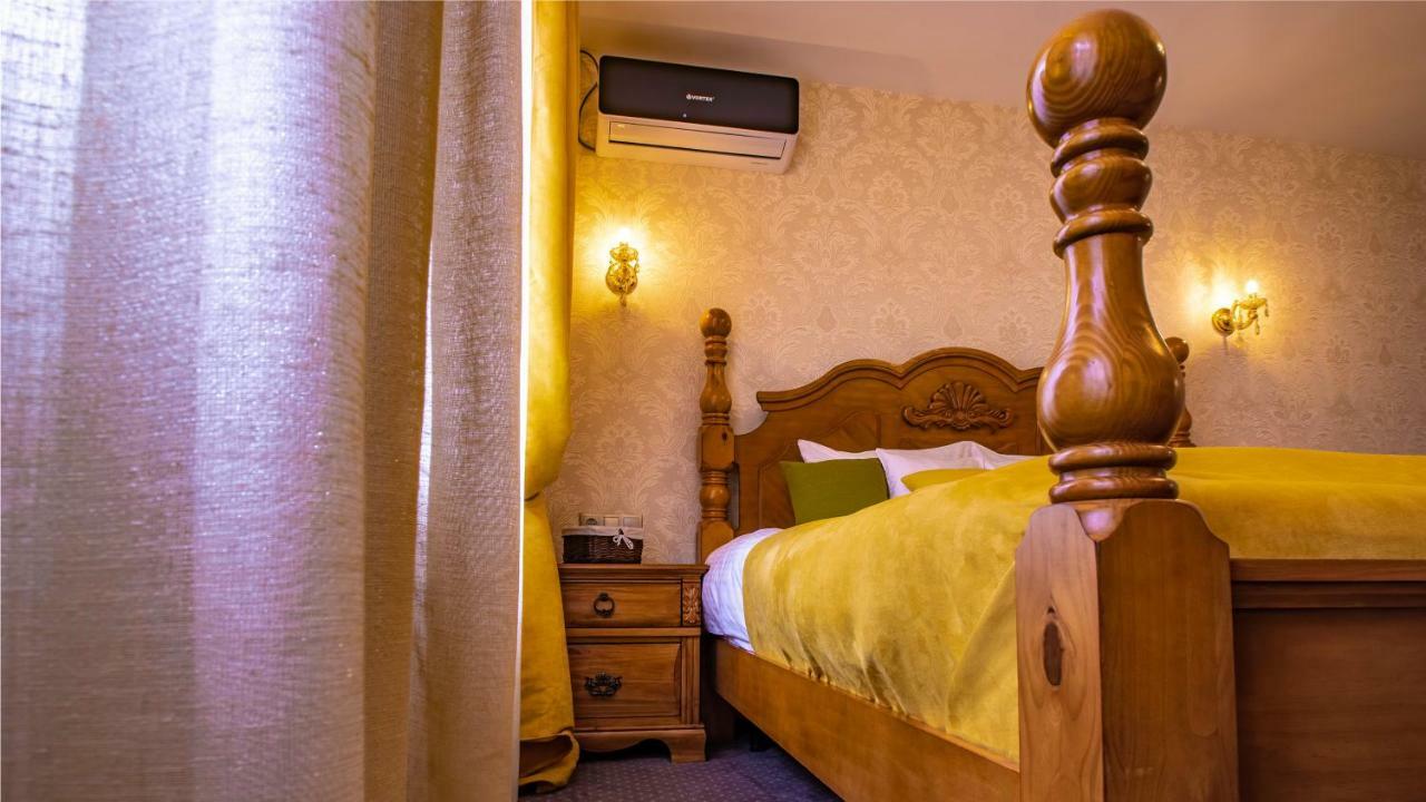 Apartament House 1